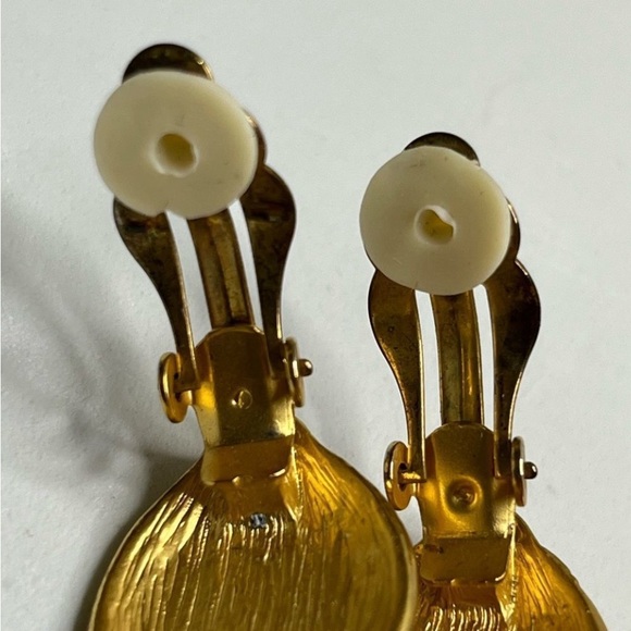 Vintage Amber Metal Flakes Rhinestone Clip On Gold Tone Statement Earrings - Picture 6 of 11